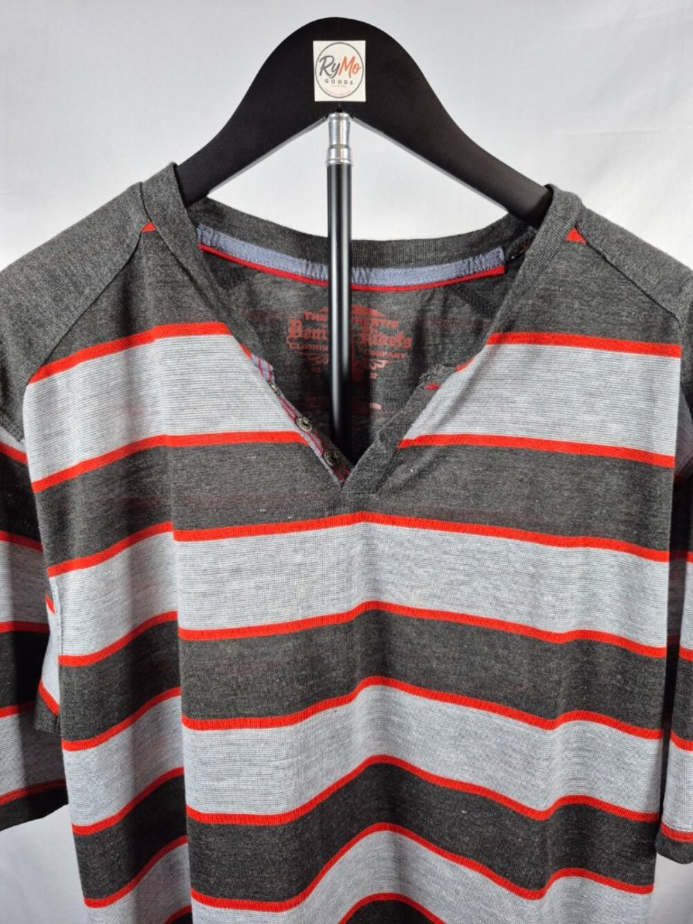 Denim & Rivet XL Striped Henley Shirt Gray Red Y2K Short Sleeve
